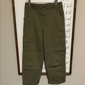 Women’s Olive Cargo Pants Size 8